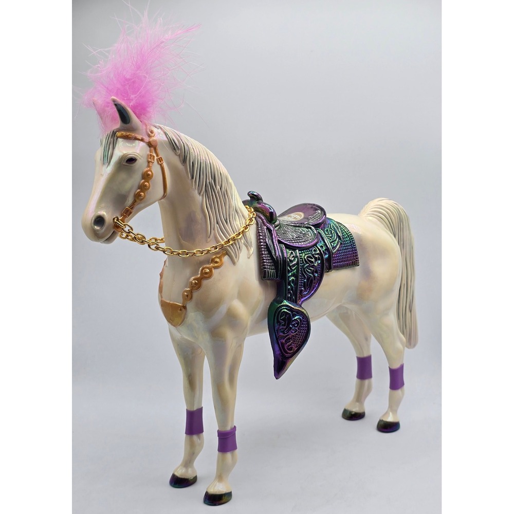 Y2K Ringling Bros Circus Model Horse Toy White Iridescent Pearl Souvenir Toy